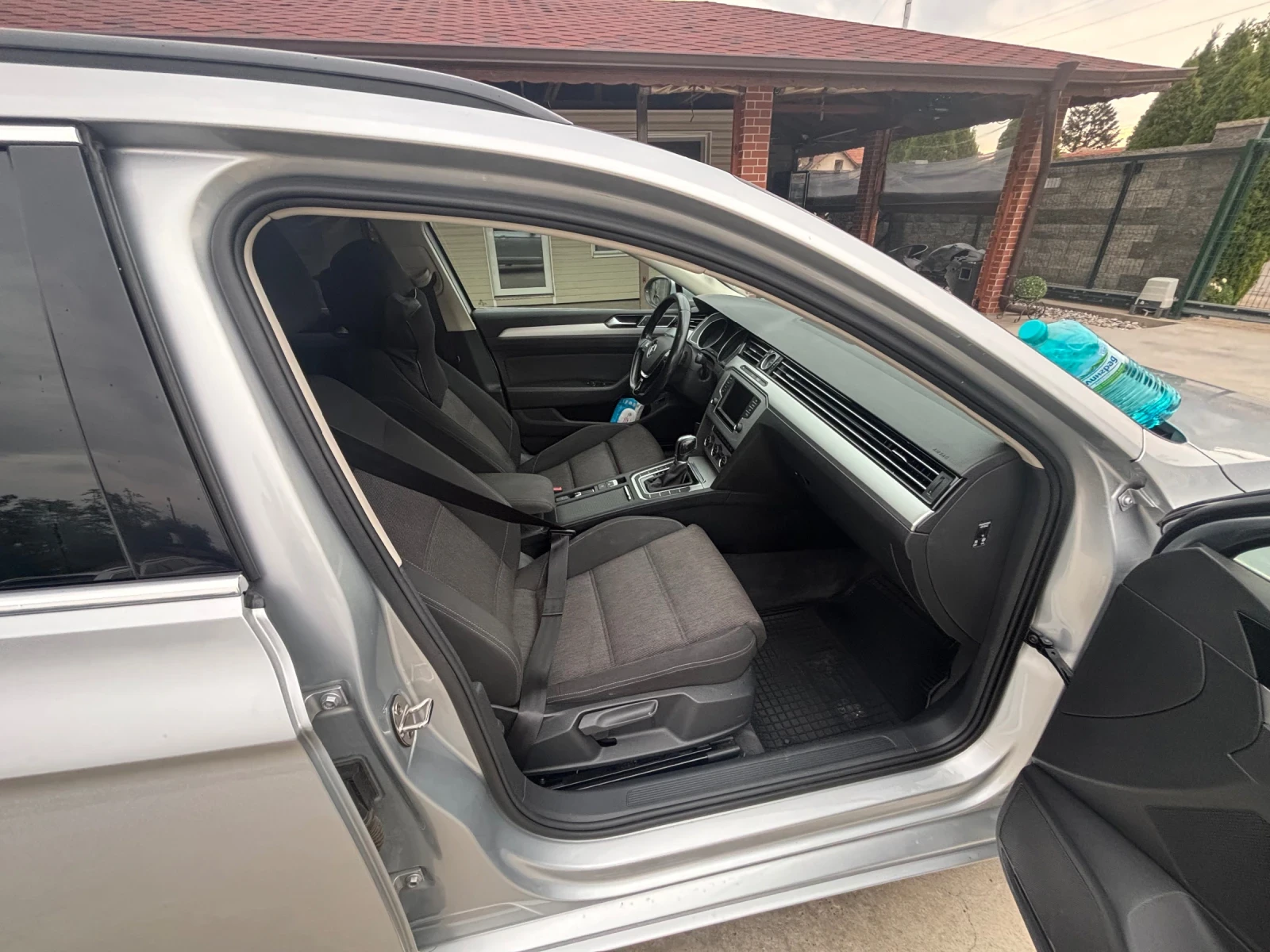 VW Passat 2.0-DSG-Distronik, снимка 9 - Автомобили и джипове - 56136024