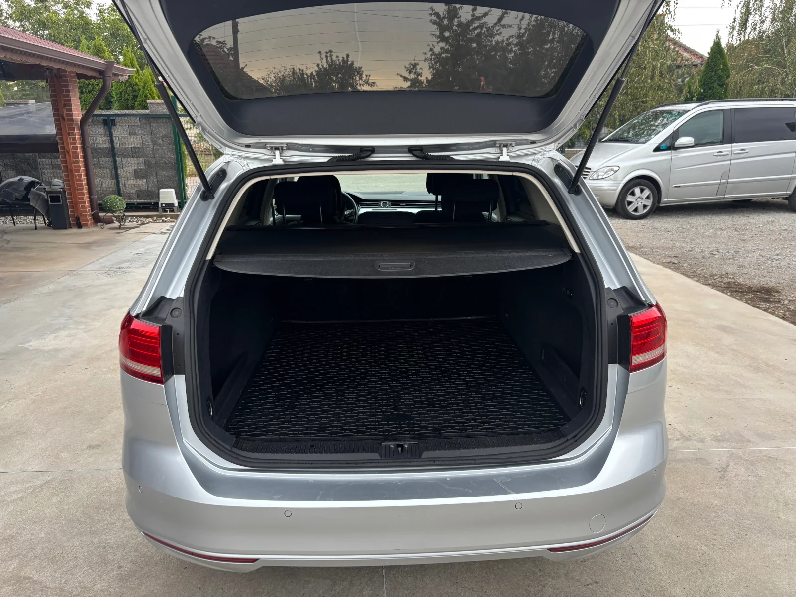 VW Passat 2.0-DSG-Distronik, снимка 6 - Автомобили и джипове - 56136024