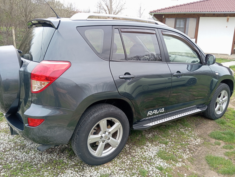 Toyota Rav4 2.2D4D/136кс, снимка 2 - Автомобили и джипове - 46188519