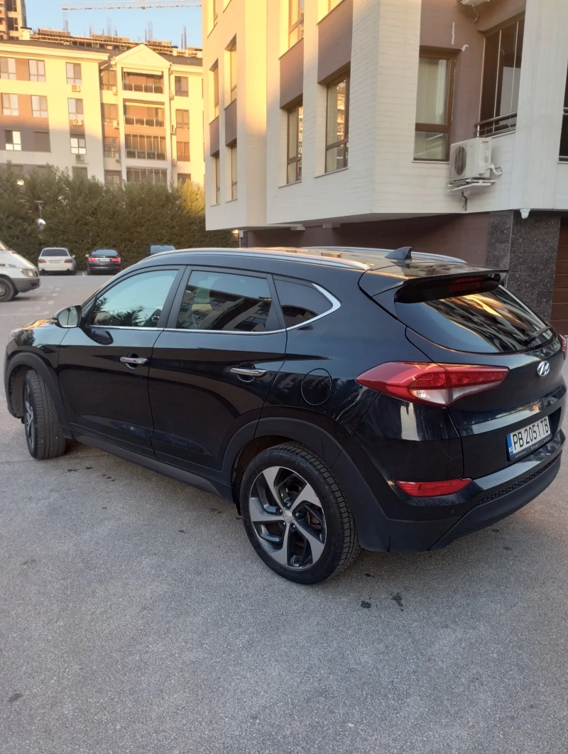 Hyundai Tucson, снимка 6 - Автомобили и джипове - 48118053