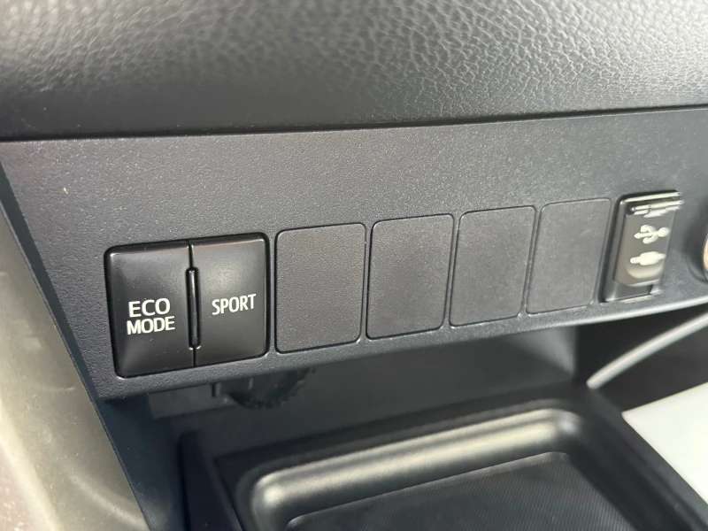 Toyota Rav4 2.2D* 150* Автоматик* Екслузив* ТОП* , снимка 14 - Автомобили и джипове - 51289912