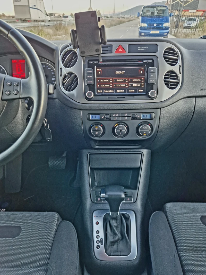 VW Tiguan 4MOTION , снимка 11 - Автомобили и джипове - 52449362