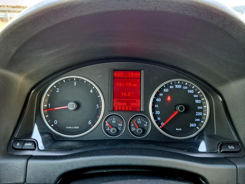 VW Tiguan 4MOTION , снимка 12 - Автомобили и джипове - 52449362