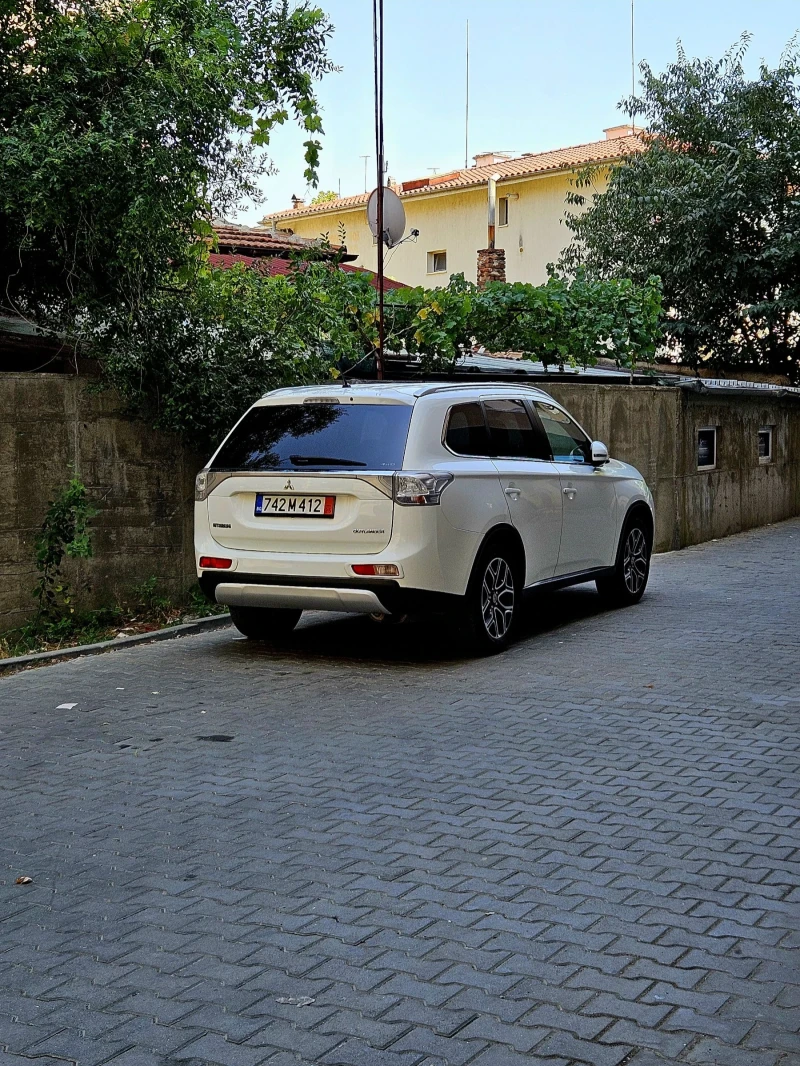 Mitsubishi Outlander 2.2 DI-D 4WD , снимка 2 - Автомобили и джипове - 52543032