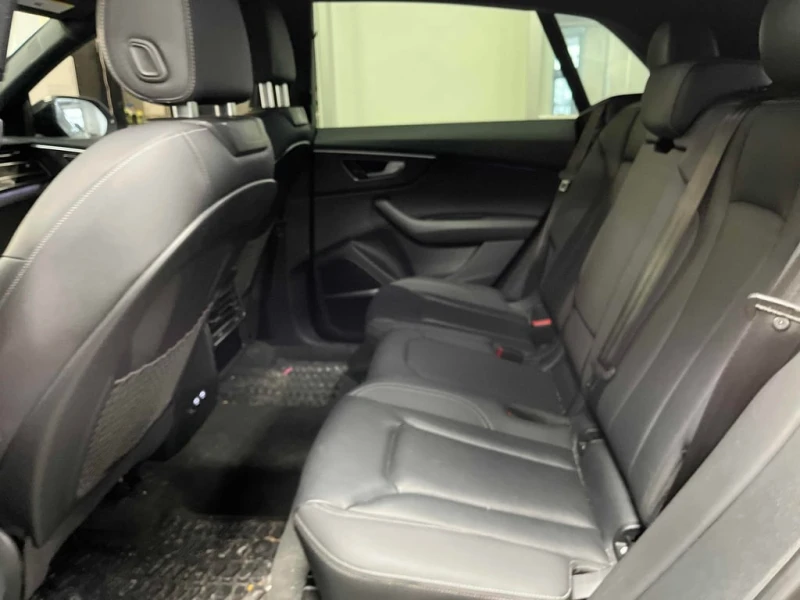 Audi Q8 Progressiv  CARFAX, снимка 10 - Автомобили и джипове - 53209184