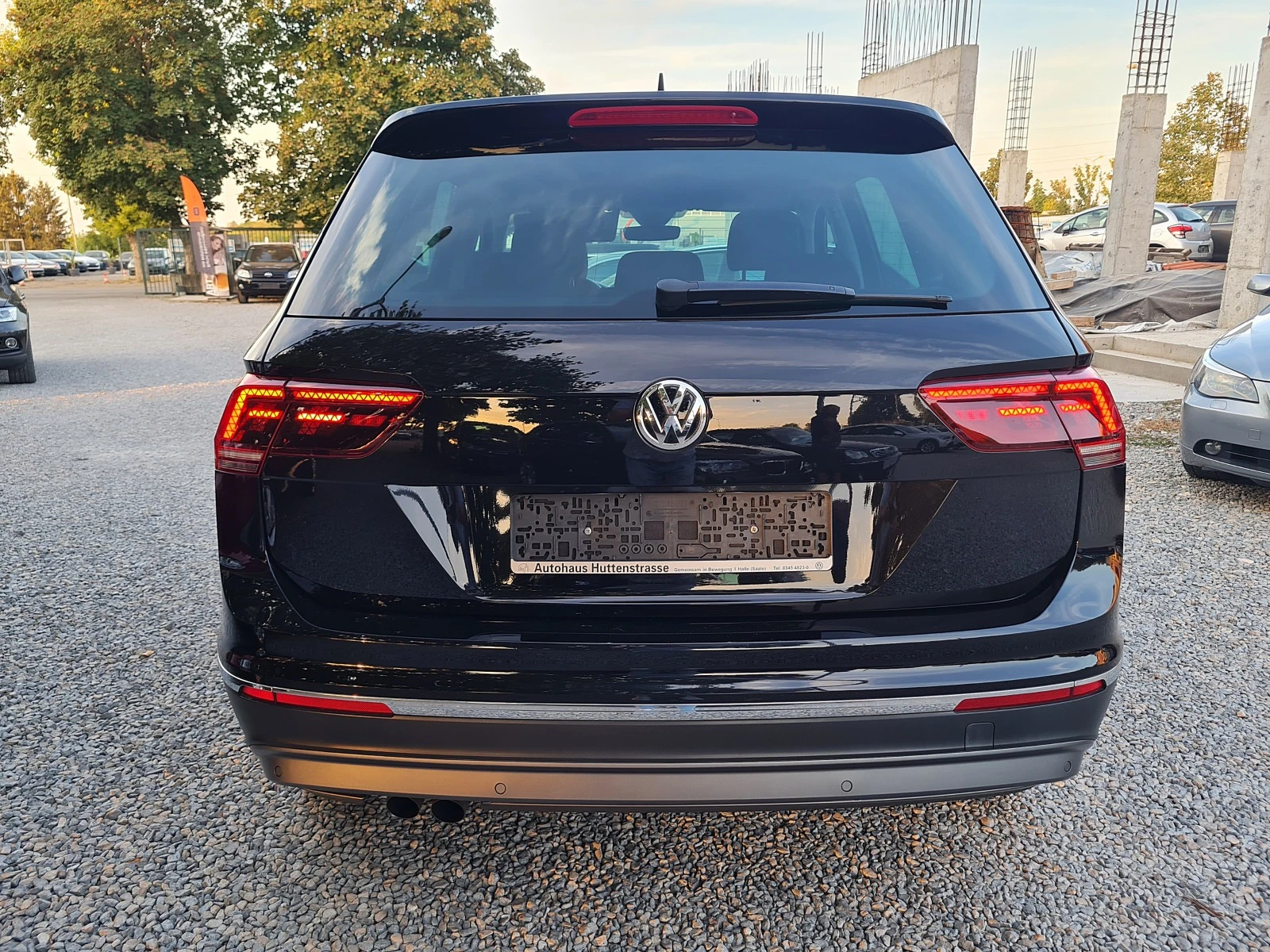 VW Tiguan 2.0TDI-190kc/4x4/DISTRONIK/LINE ASSIST  - изображение 6