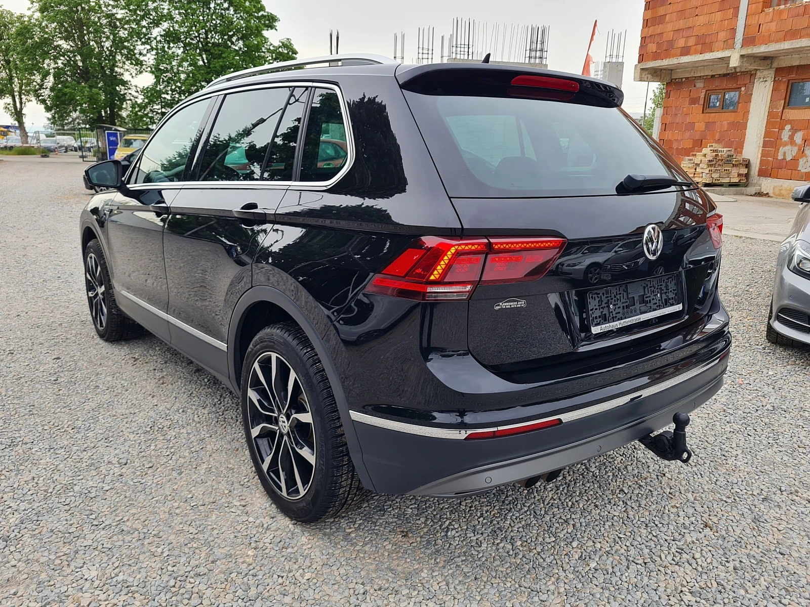 VW Tiguan 2.0TDI-190kc/4x4/DISTRONIK/LINE ASSIST  - изображение 8