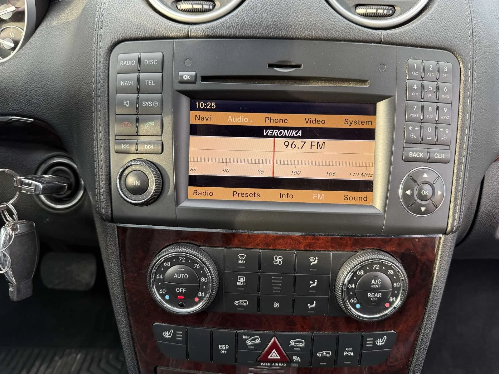 Mercedes-Benz GL 450 4MATIC* ПАНОРАМА* ПЕРФЕКТЕН* РЕАЛНИ КМ | Mobile.bg — изображение 15