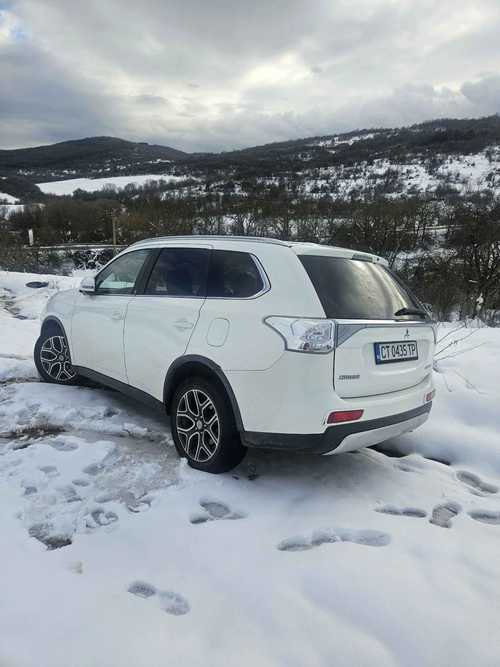 Mitsubishi Outlander 2.2 DI-D 4WD , снимка 2 - Автомобили и джипове - 53740881