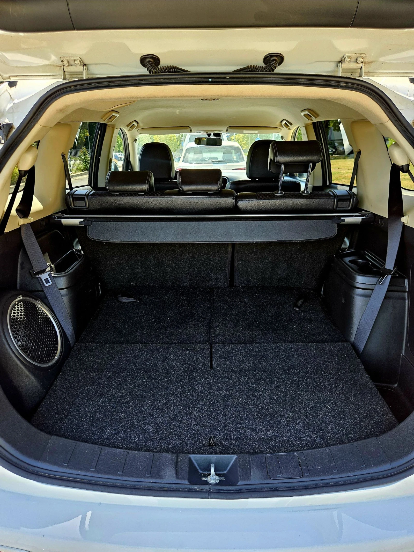 Mitsubishi Outlander 2.2 DI-D 4WD  - изображение 6