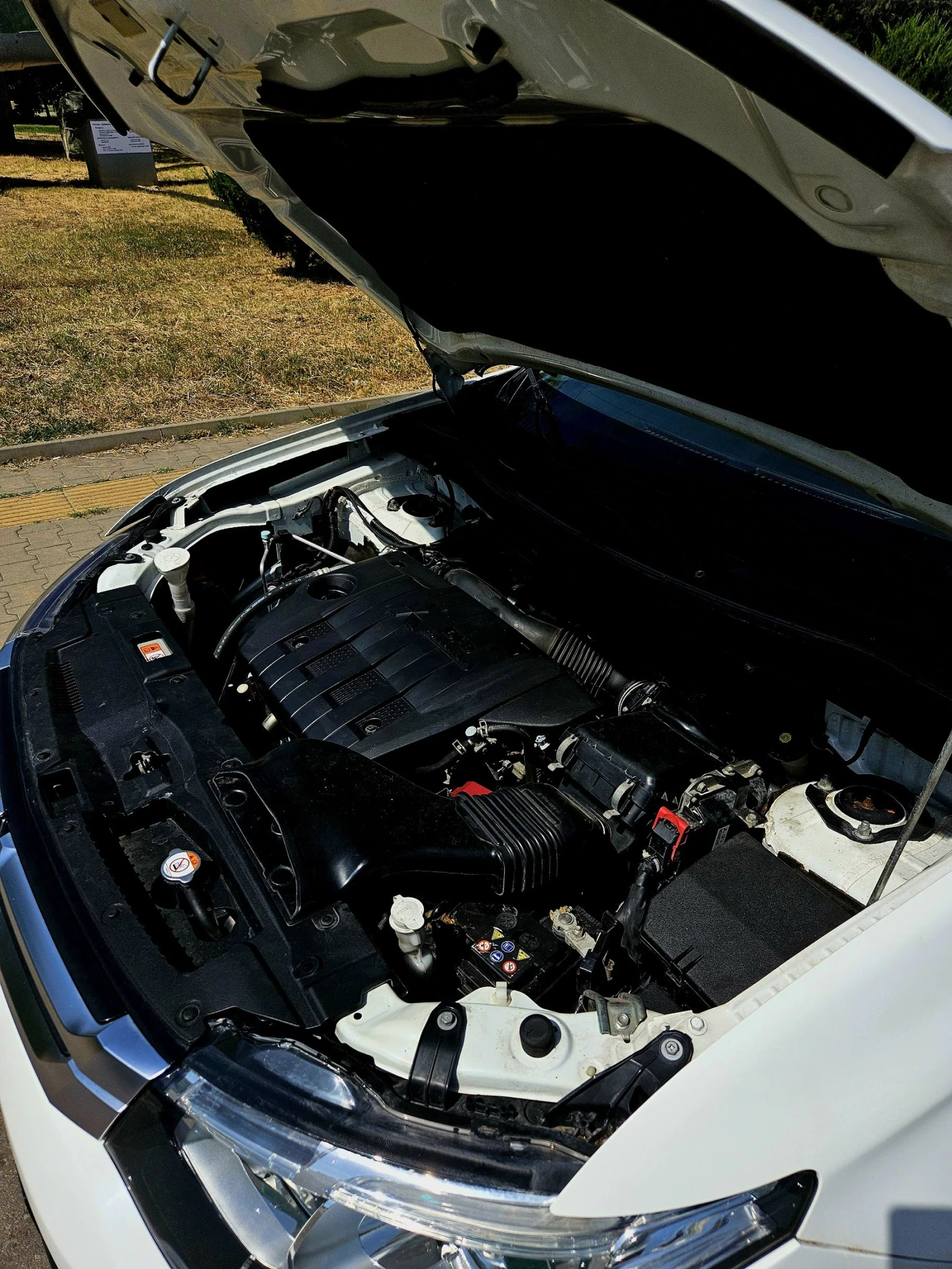 Mitsubishi Outlander 2.2 DI-D 4WD  - изображение 7