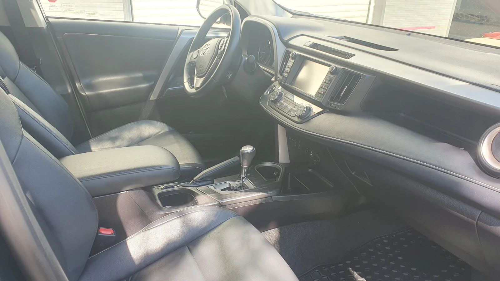 Toyota Rav4 2.5 i / 4wd, снимка 14 - Автомобили и джипове - 54124219