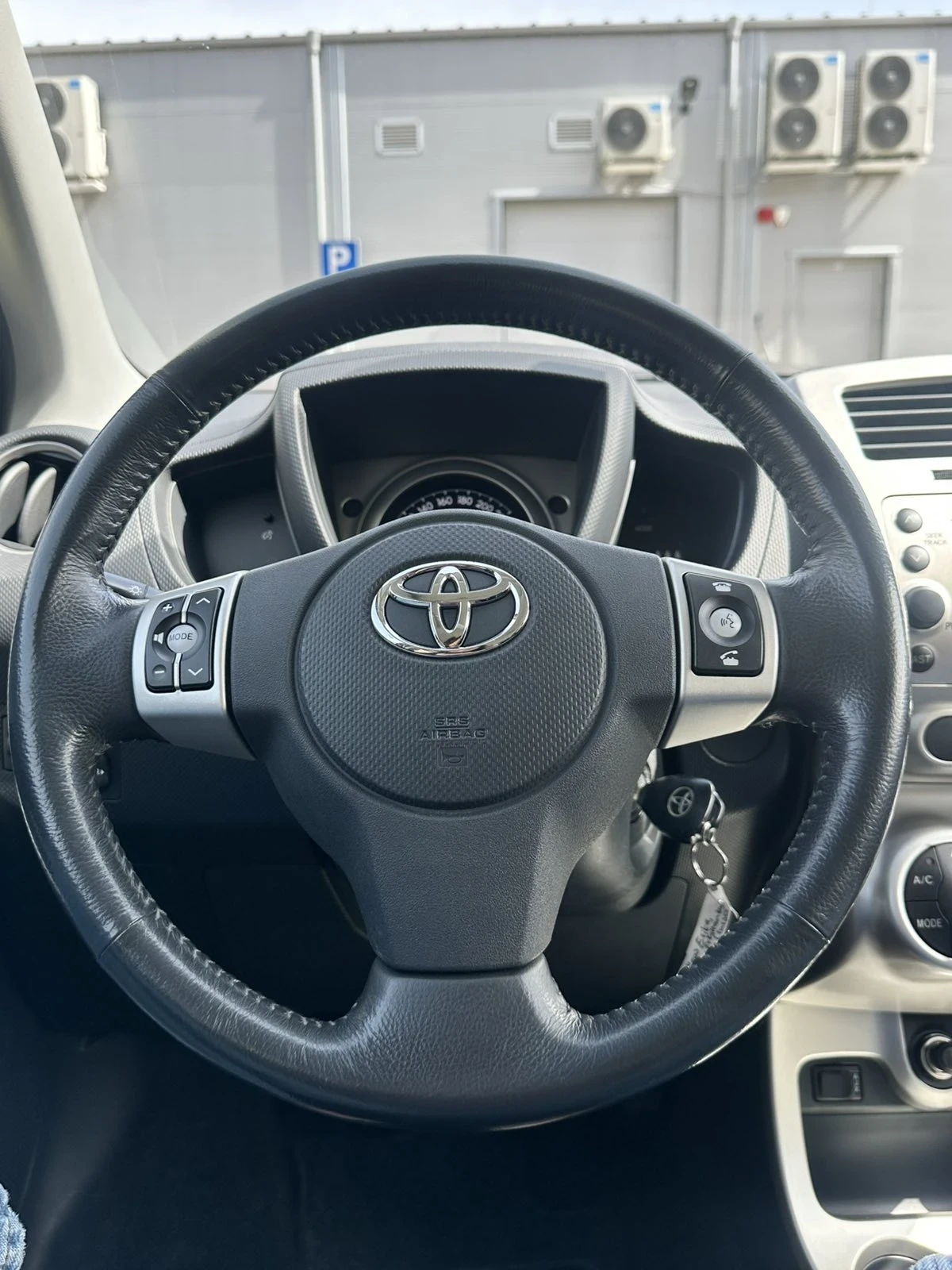 Toyota Urban Cruiser 1.3 Dual VVT-i, 85.000km, снимка 13 - Автомобили и джипове - 54195188