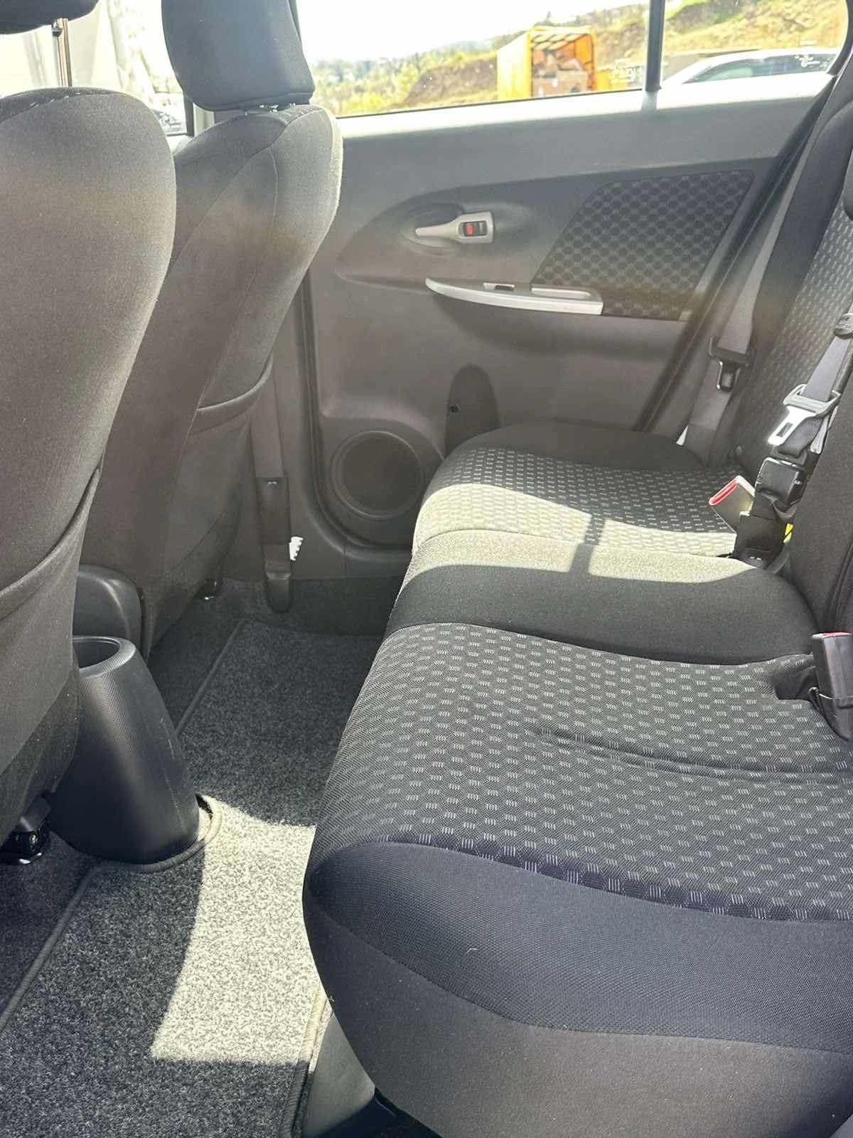 Toyota Urban Cruiser 1.3 Dual VVT-i, 85.000km, снимка 12 - Автомобили и джипове - 54195188