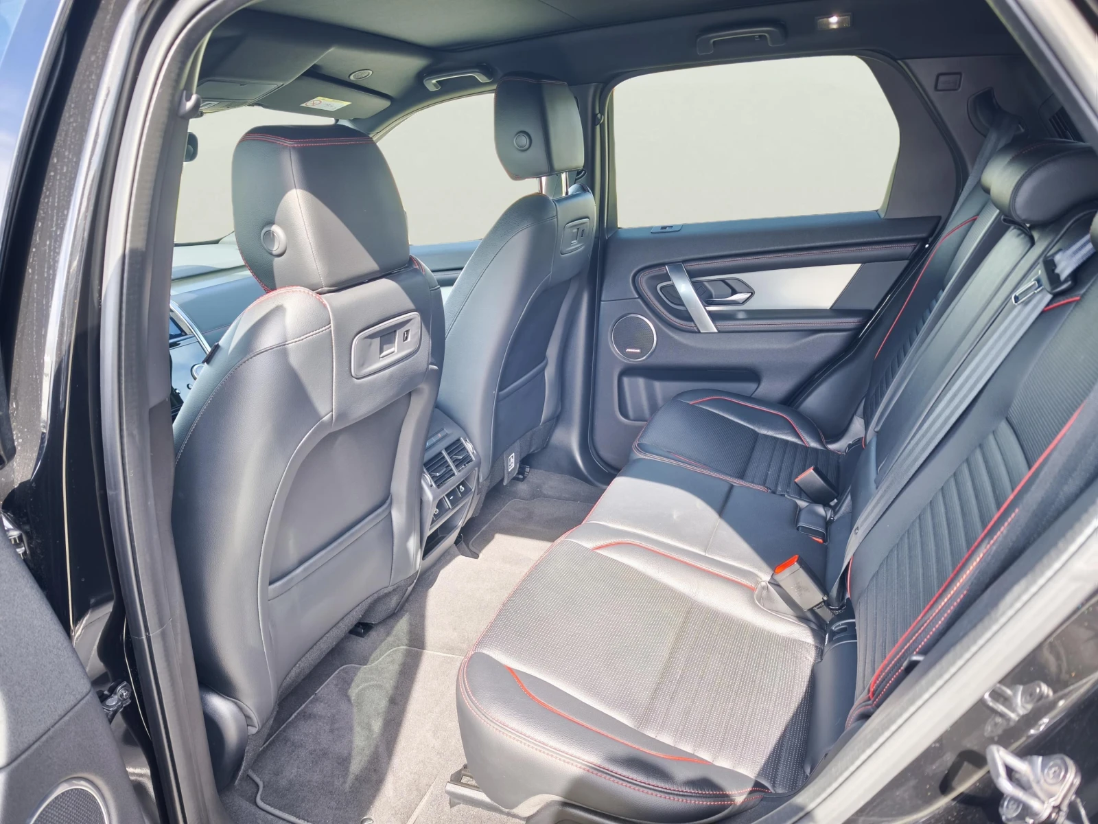 Land Rover Discovery Sport 2.0, снимка 8 - Автомобили и джипове - 54231588