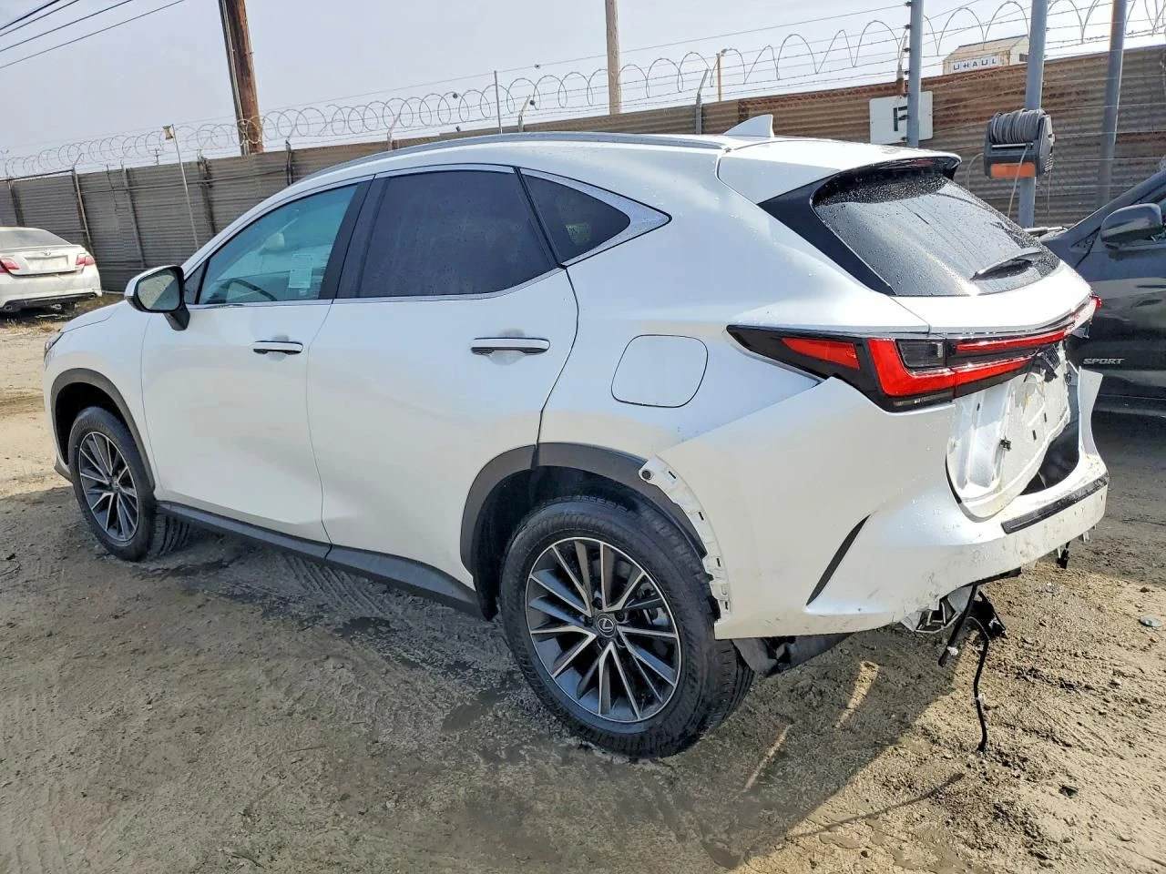Lexus NX 350h, снимка 2 - Автомобили и джипове - 54477809