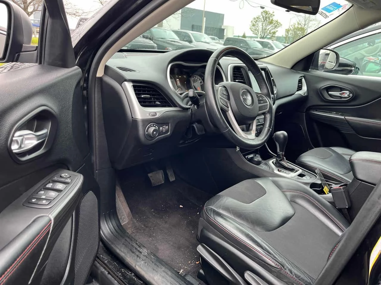Jeep Cherokee * Trailhawk * ПОДГРЕВИ * КАМЕРА * ПАМЕТ * NAVI, снимка 5 - Автомобили и джипове - 54586294