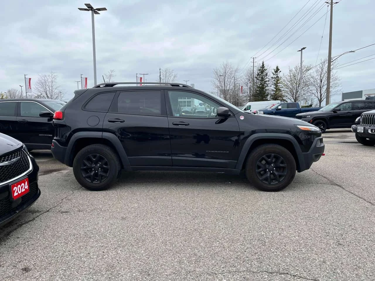 Jeep Cherokee * Trailhawk * ПОДГРЕВИ * КАМЕРА * ПАМЕТ * NAVI, снимка 3 - Автомобили и джипове - 54586294