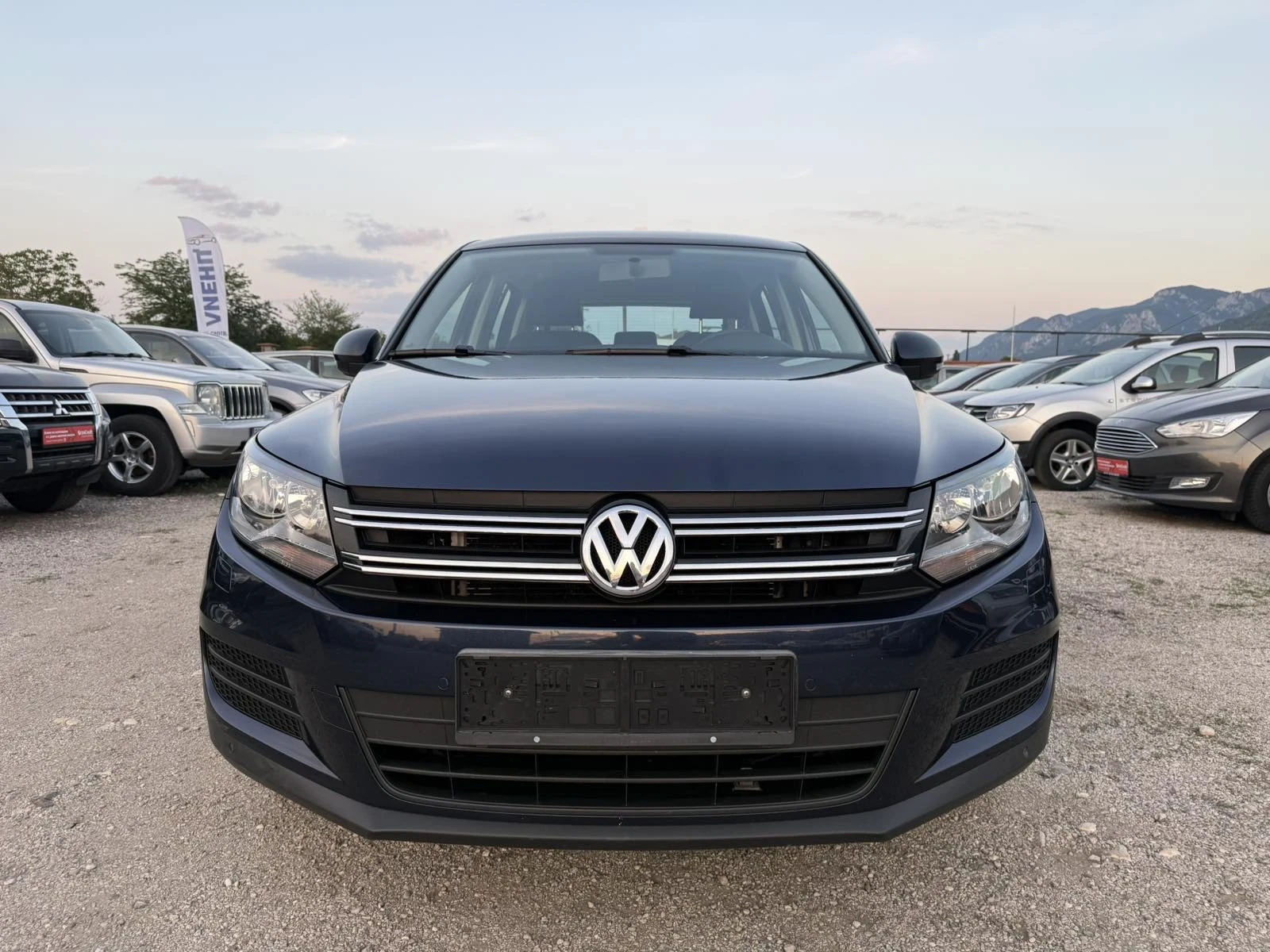 VW Tiguan 2.0 TDI УНИКАТ, снимка 3 - Автомобили и джипове - 55387483