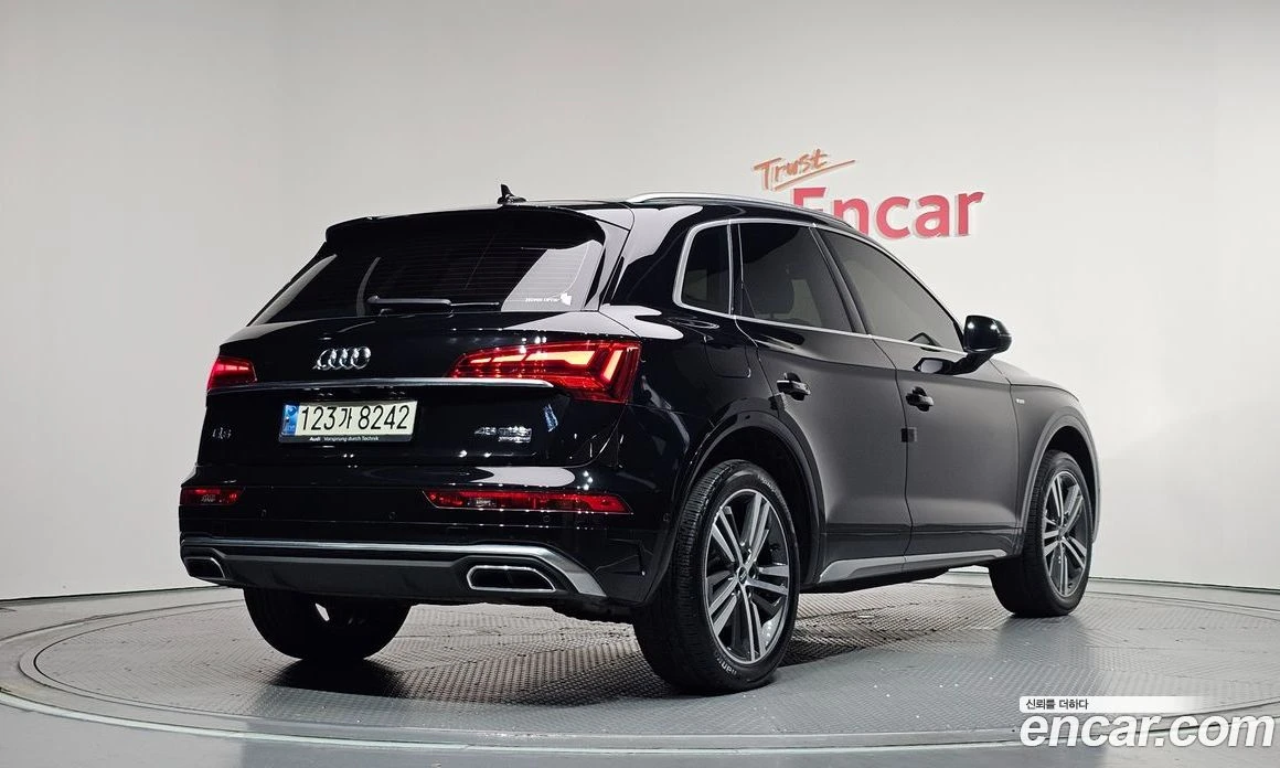 Audi Q5 45 TFSI Quattro Premium, снимка 2 - Автомобили и джипове - 55676678