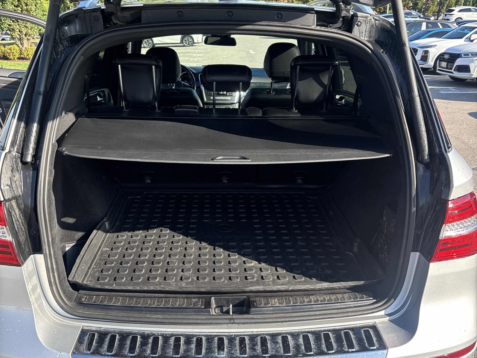 Mercedes-Benz ML 350 BlueTEC / Harman Kardon / Carfax / ПРОГНОЗНА ЦЕНА , снимка 12 - Автомобили и джипове - 56119991