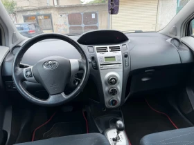 Toyota Yaris 1.3 - Automat , снимка 11