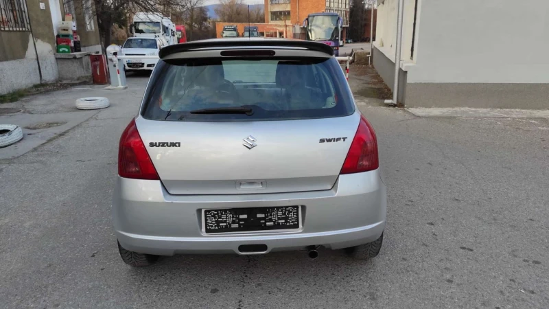 Suzuki Swift 1.3 DIZEL EURO4, снимка 6 - Автомобили и джипове - 46837924