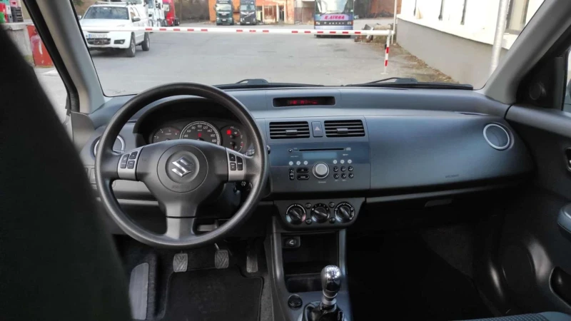 Suzuki Swift 1.3 DIZEL EURO4, снимка 9 - Автомобили и джипове - 46837924