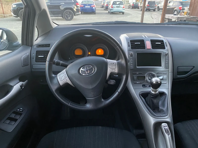 Toyota Auris 2.0 D4D, снимка 7 - Автомобили и джипове - 47930696