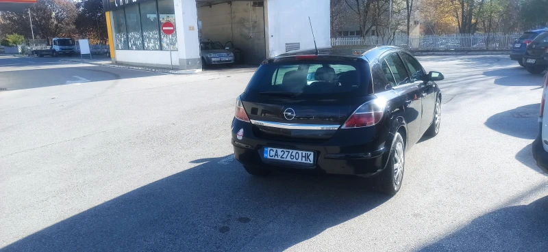 Opel Astra 1.7CDTI, снимка 3 - Автомобили и джипове - 48133673