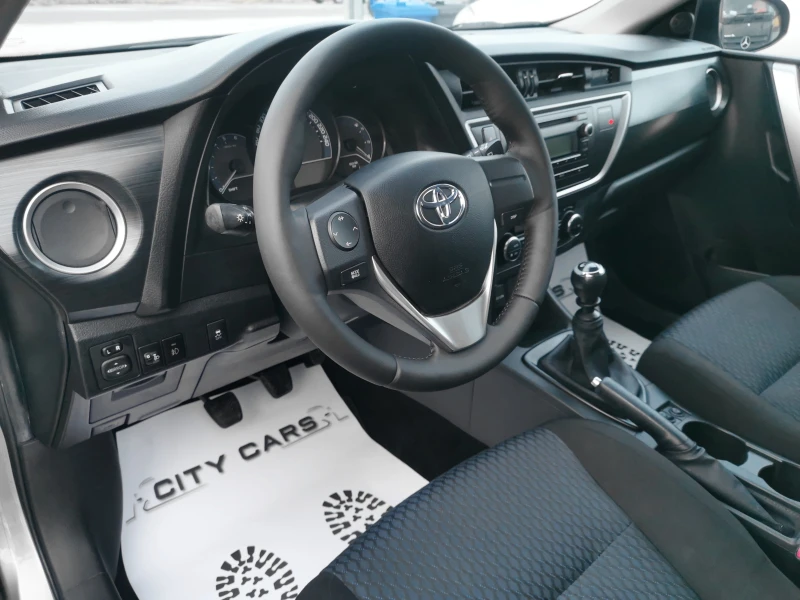 Toyota Auris 1.4 D4D, снимка 10 - Автомобили и джипове - 48444215