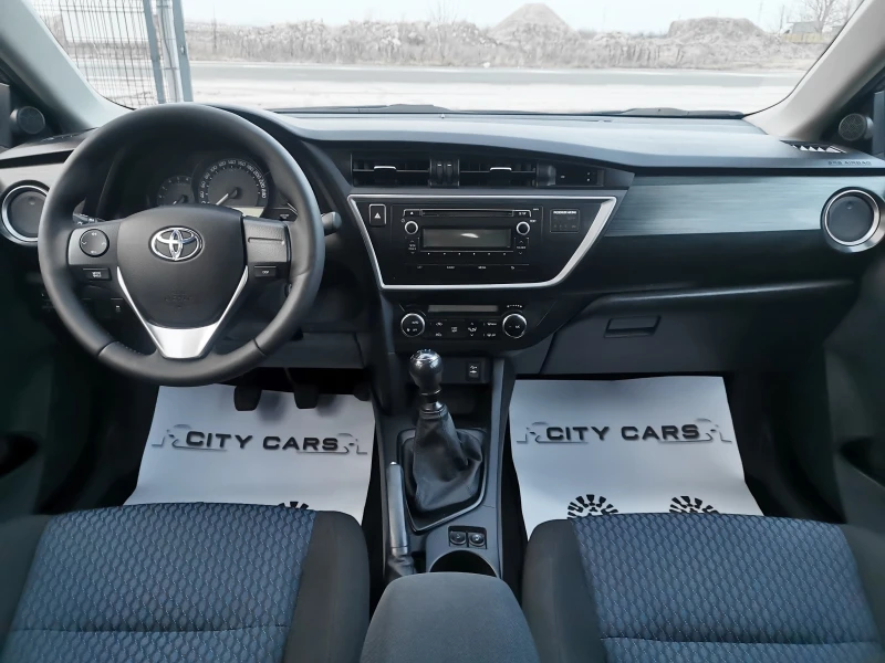 Toyota Auris 1.4 D4D, снимка 11 - Автомобили и джипове - 48444215