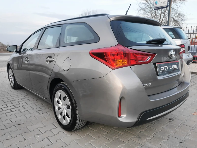 Toyota Auris 1.4 D4D, снимка 7 - Автомобили и джипове - 48444215