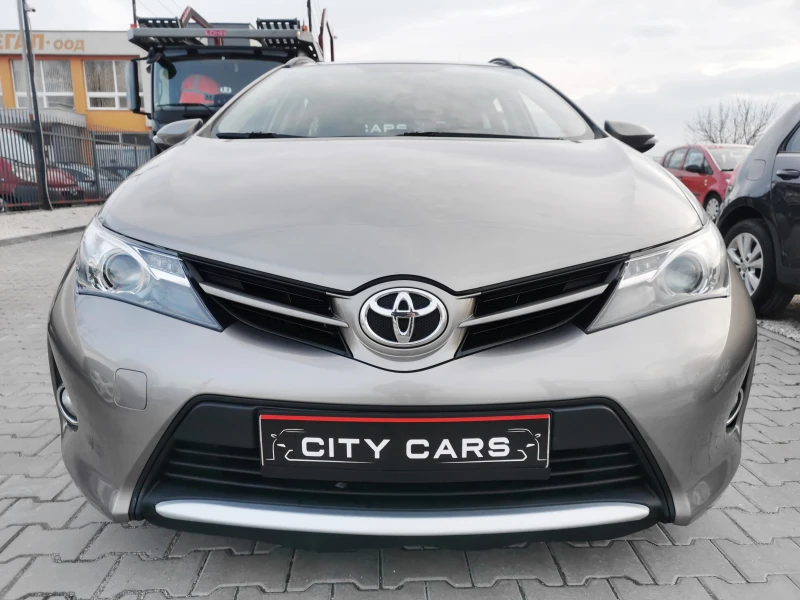 Toyota Auris 1.4 D4D, снимка 5 - Автомобили и джипове - 48444215