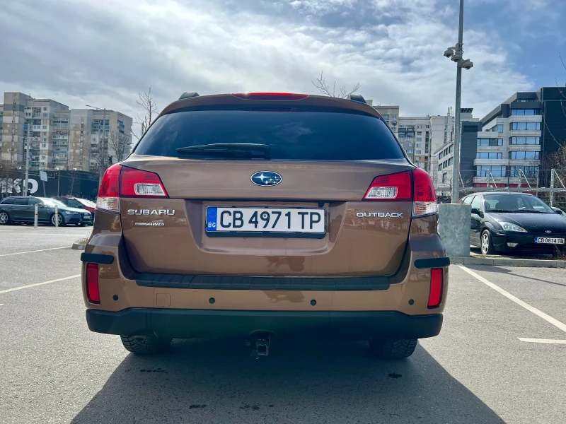 Subaru Outback 2.5 парктроник/подгреви/LPG, снимка 5 - Автомобили и джипове - 49608850