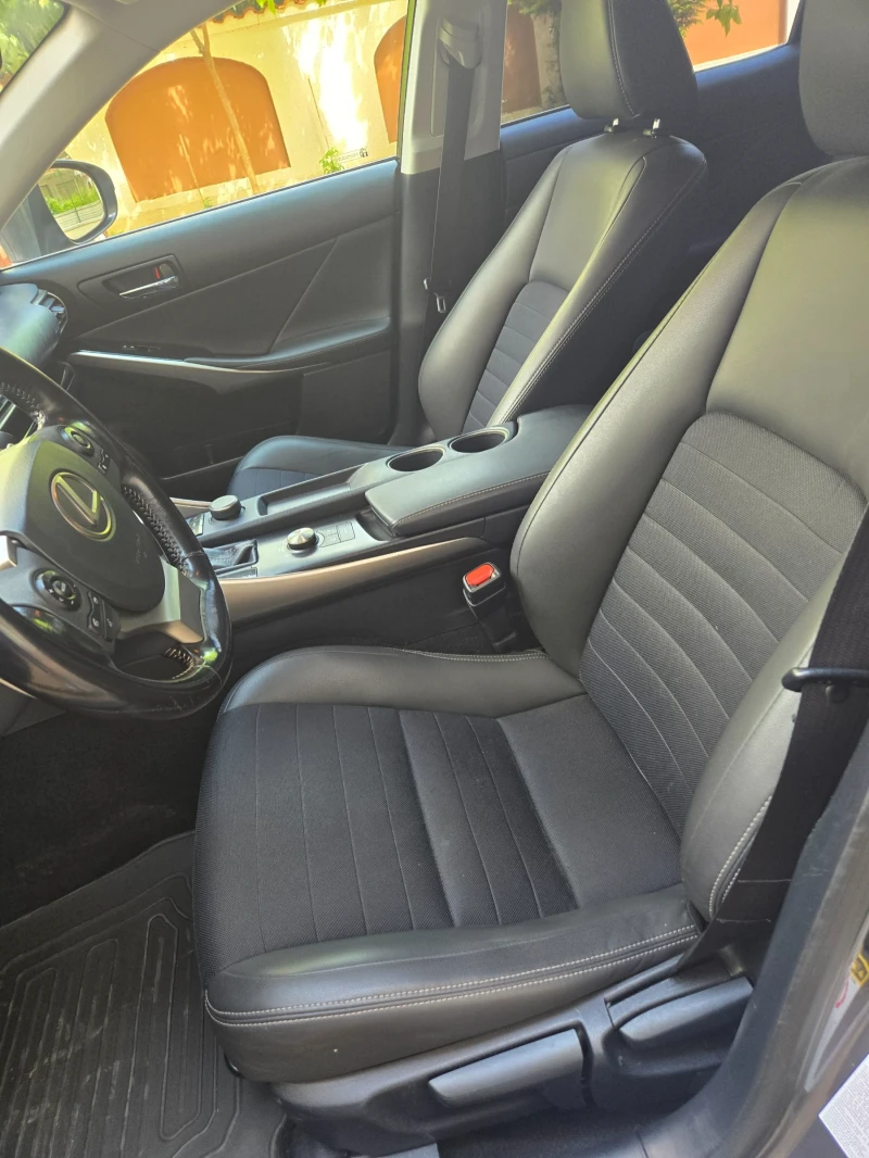 Lexus IS 300 IS300  hybrid  232к.с 4?4, снимка 11 - Автомобили и джипове - 52287530