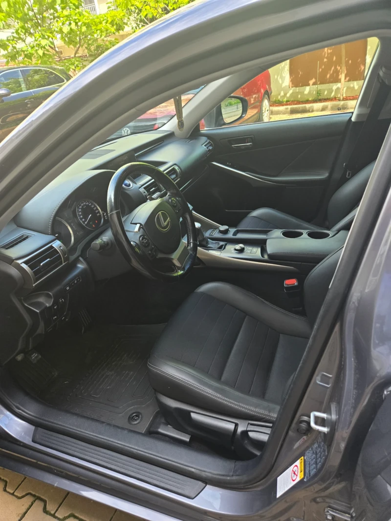 Lexus IS 300 IS300  hybrid  232к.с 4?4, снимка 10 - Автомобили и джипове - 52287530