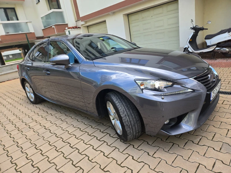 Lexus IS 300 IS300  hybrid  232к.с 4?4
