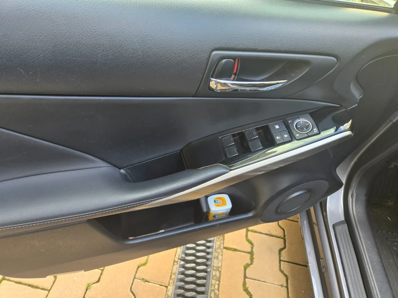 Lexus IS 300 IS300  hybrid  232к.с 4?4, снимка 9 - Автомобили и джипове - 52287530