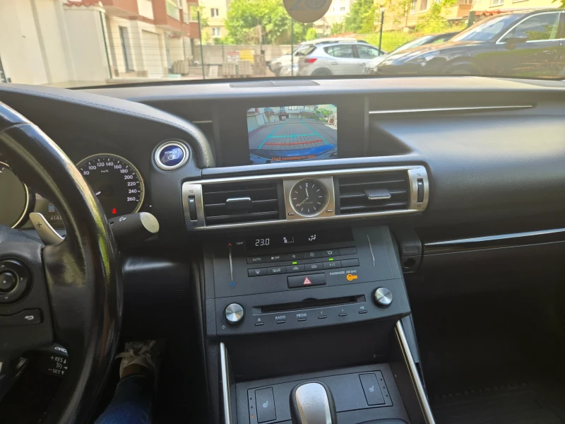 Lexus IS 300 IS300  hybrid  232к.с 4?4, снимка 15 - Автомобили и джипове - 52287530