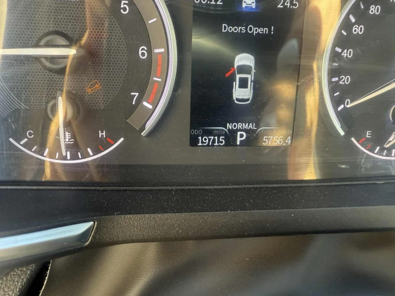 DFSK Seres 5, снимка 12 - Автомобили и джипове - 52948890