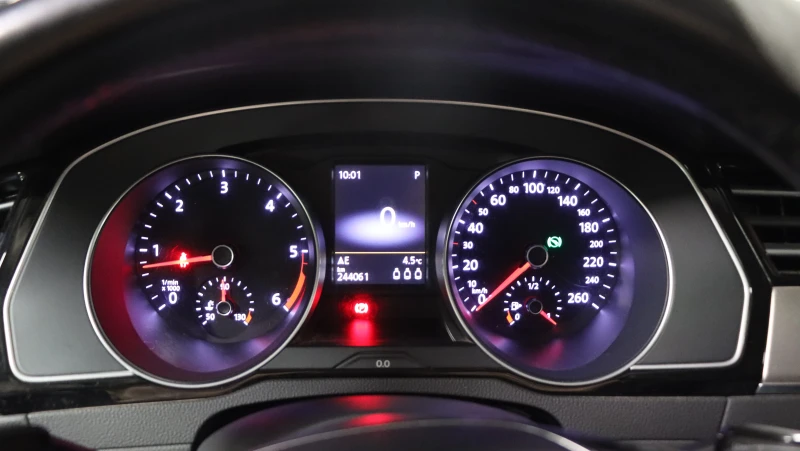 VW Passat Highline 2.0TDI SCR BMT, снимка 5 - Автомобили и джипове - 52612158