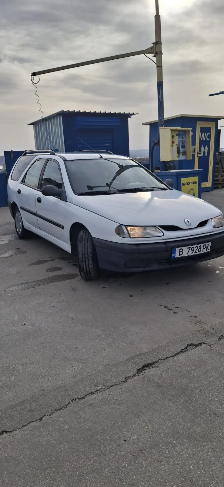 Renault Laguna 6+ 1 места, снимка 1 - Автомобили и джипове - 49510535