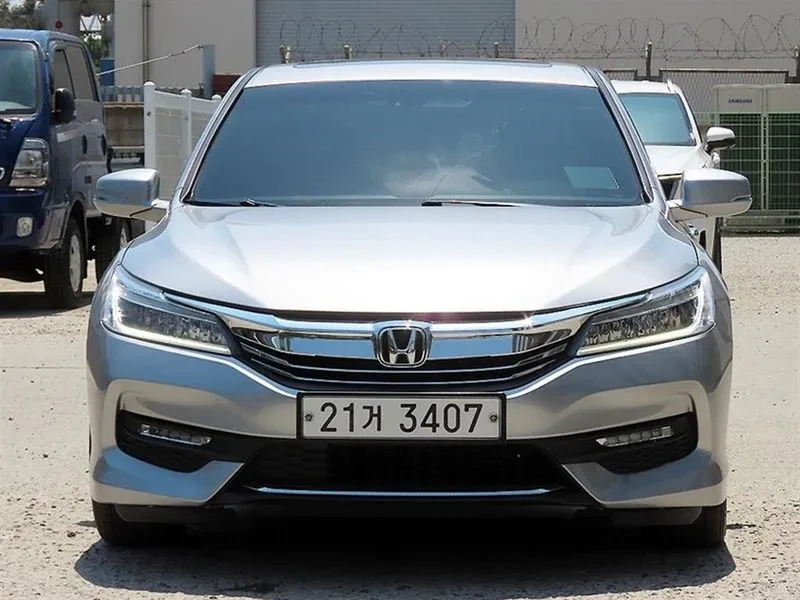 Honda Accord 2.4 9Th Generation, снимка 2 - Автомобили и джипове - 56020738
