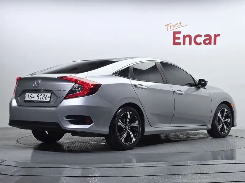 Honda Civic 2.0 Бензин, снимка 2 - Автомобили и джипове - 56287864