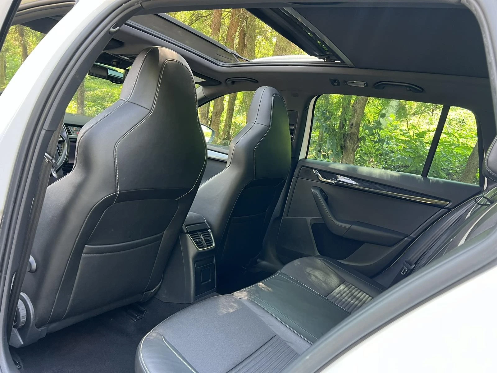 Skoda Octavia 2.0 VRS, FULL! Distronic, Самопаркиране, Печка, DS, снимка 12 - Автомобили и джипове - 56019957