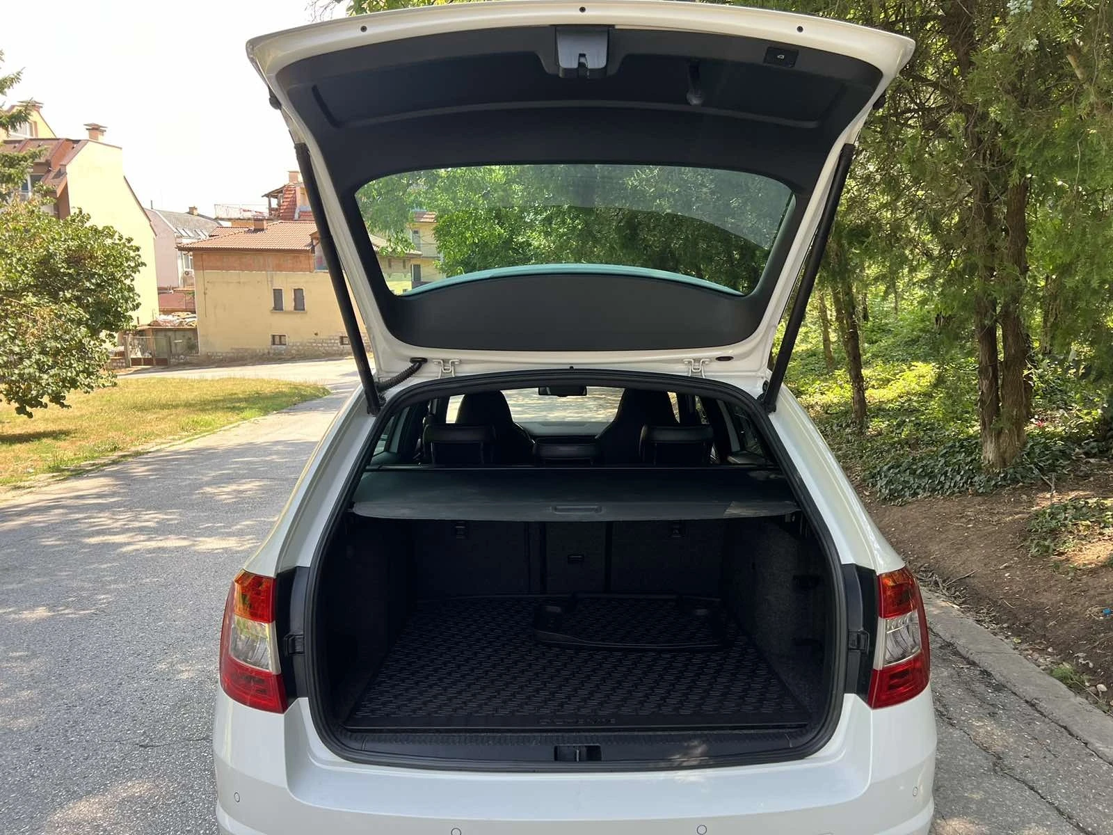 Skoda Octavia 2.0 VRS, FULL! Distronic, Самопаркиране, Печка, DS, снимка 15 - Автомобили и джипове - 56019957