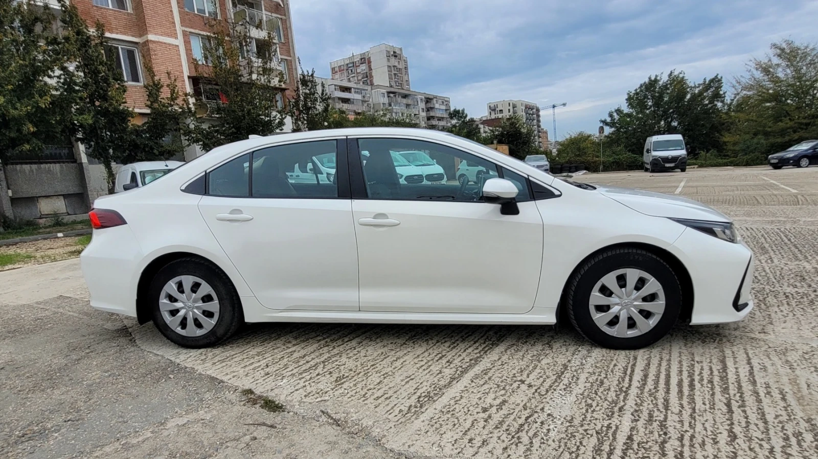 Toyota Corolla 1.8 Full Hybrid Business - изображение 7