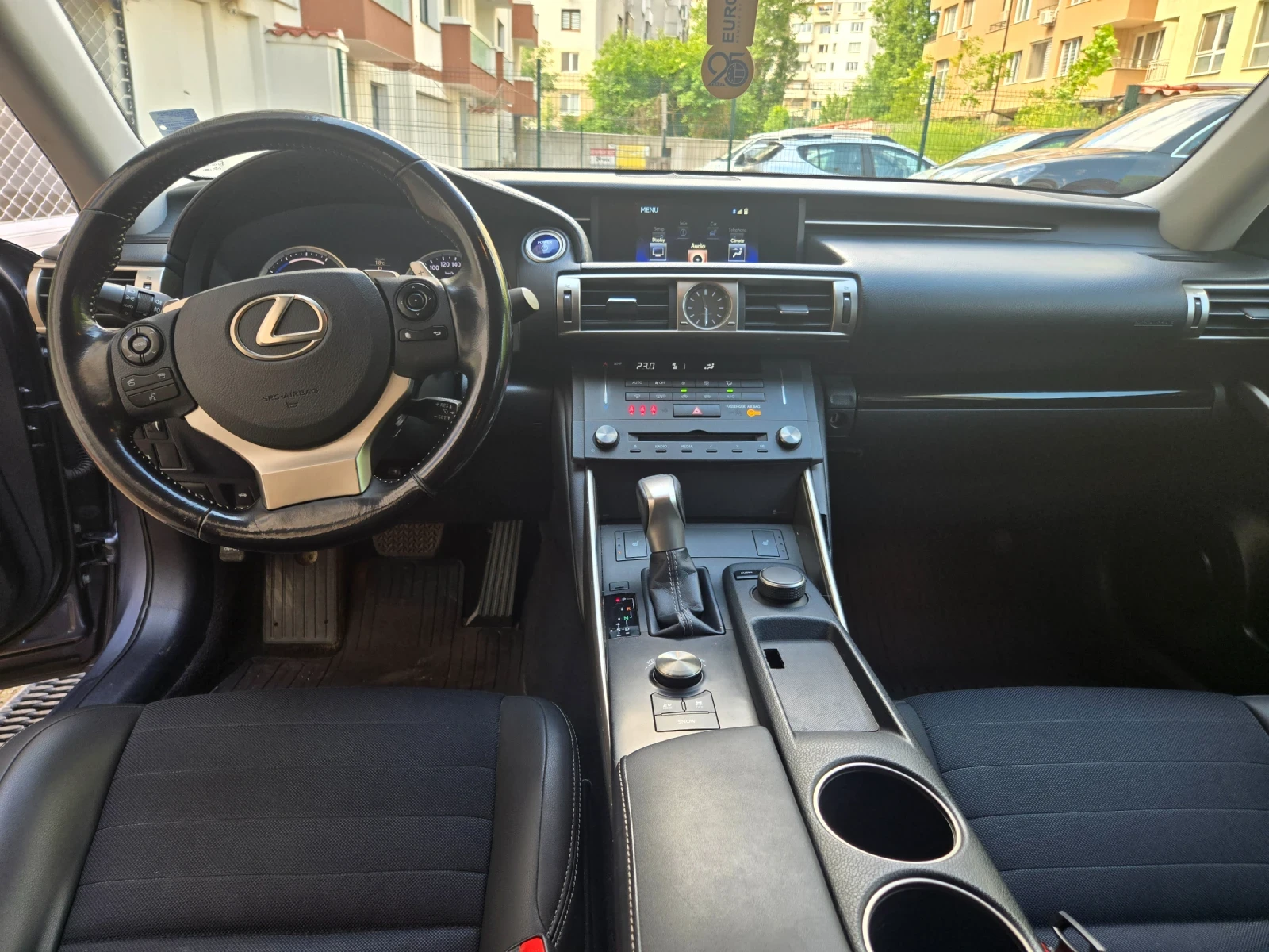 Lexus IS 300 IS300  hybrid  232к.с 4?4 - изображение 7