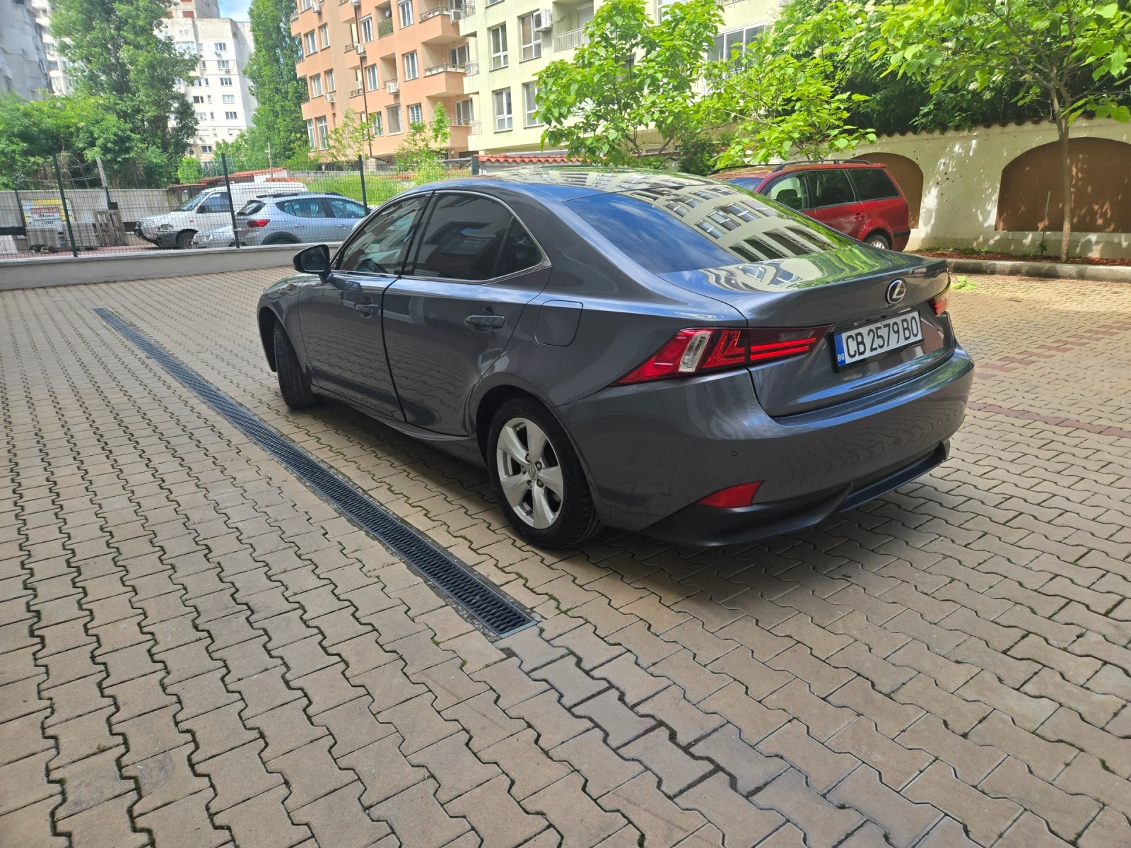 Lexus IS 300 IS300  hybrid  232к.с 4?4 - изображение 4